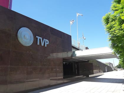 La TV Pública y otros medios estatales podrían ser privatizados en caso de que se apruebe la ley ómnibus