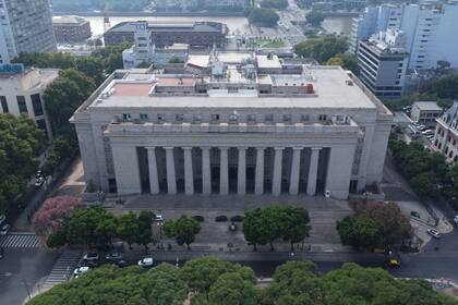 La UBA es la universidad mejor ubicada en un prestigioso ranking internacional; hoy se da la discusión sobre el arancelamiento para estudiantes extranjeros