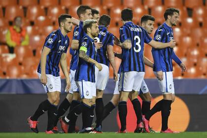 La UEFA estipuló que la definición de la Liga de Campeones será sin público