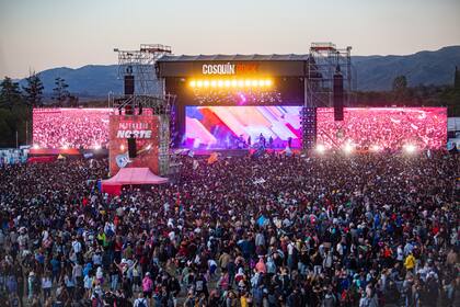 La última edición del Cosquín Rock reunió a 200.000 personas