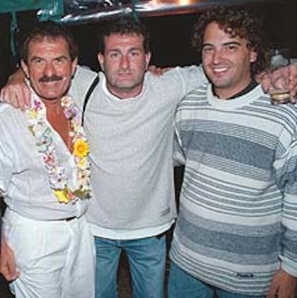 La última foto con vida de José Luis Cabezas, en la fiesta de cumpleaños de Oscar Andreani