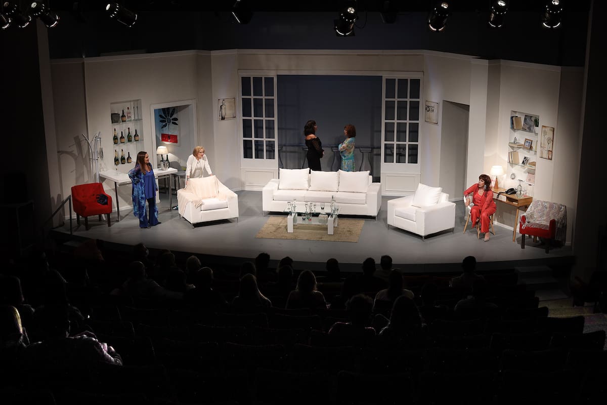 La ultima función de Brujas en el Multitabaris, antes del cierre por 15 dias de la actividad teatral