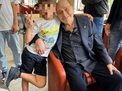 La última imagen de Berlusconi antes de la internación