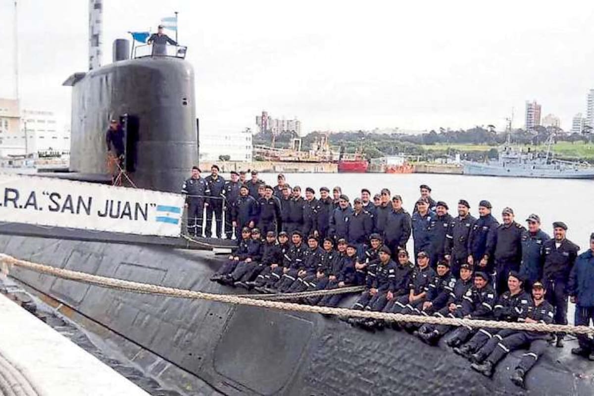 La última imagen de los tripulantes en el ARA San Juan