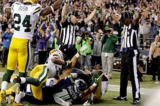 La última incursión de la NFL con árbitros suplentes tuvo errores y en la 'Fail Mary'