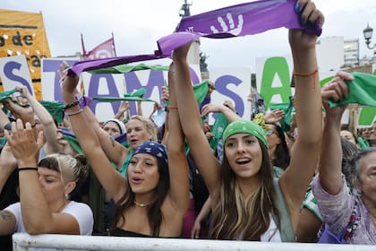 La última marcha del 8M frente al Congreso de la Nación