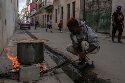 La UNE estableció una estrategia para garantizar solo una hora de electricidad en los circuitos más afectados