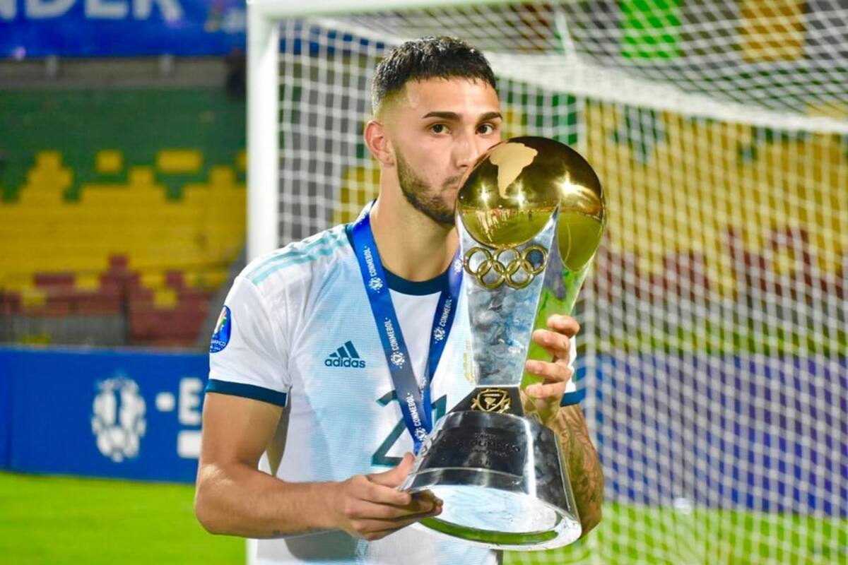 La única experiencia en la selección argentina de Valentín Castellanos fue en el Preolímpico Sudamericano de Colombia en 2020, donde se hizo con el título