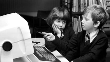 La Unión Soviética comenzó el desarrollo de una red para conectar sus computadoras, pero nunca logró ponerlo en práctica