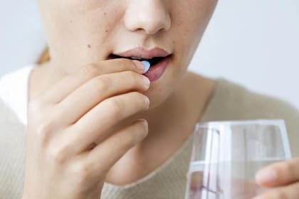 La Universidad de Johns Hopkins descubrió la mejor manera de tomar una pastilla para que haga efecto más rápido