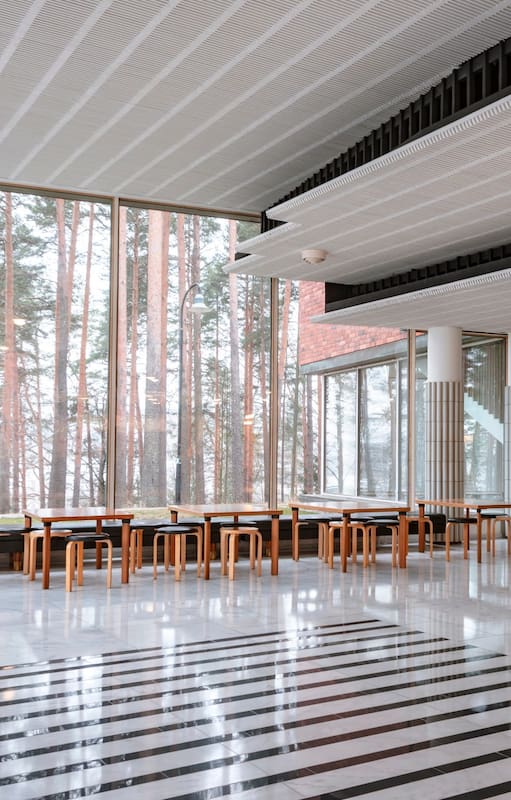 La Universidad de Jyväskylä, diseñada por Aalto y construida en 1955