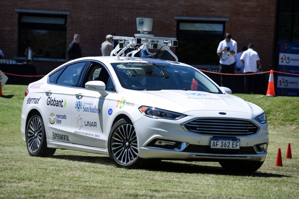 La Universidad de San Andrés presentó un proyecto para desarrollar el software que le permita a un auto transformarse en autónomo y transitar las calles sin conducción humana