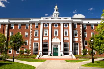 La universidad estadounidense de Harvard ofrece una serie de cursos con una gran variedad de temáticas