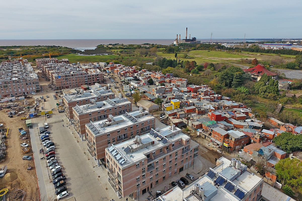 La urbanización de la villa Rodrigo Bueno genera un nuevo barrio en las tierras más caras de la ciudad