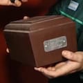 Una urna con cenizas, un choque y un poder falso que derivó en un escándalo