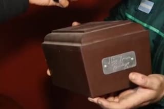Una urna con cenizas, un choque y un poder falso que derivó en un escándalo