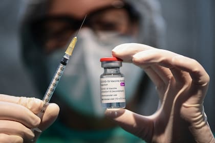 La vacuna de AstraZeneca se topa con dificultades para su aplicación en algunos países europeos