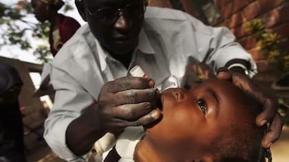 La vacuna oral de la polio es la más eficaz, sobre todo en caso de brotes. Pero también la que puede hacer que el virus se progague