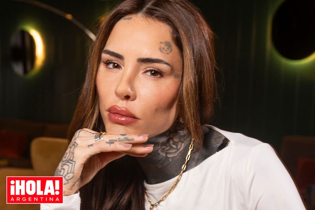 “La vara del éxito está muy alta, difícil de igualar. Podés mostrarte increíble, pero en el fondo siempre queda esa sensación de querer llegar y no alcanzar”, dice sobre su famoso papá