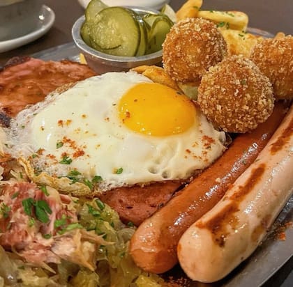 La variedad de la picada Oktoberfest