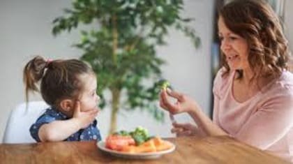 La variedad se logra poniendo al alcance de la mano de nuestros hijos la oferta que habilitamos para toda la familia, no solo para ellos.