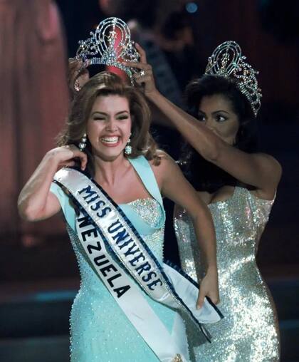 La venezolana nacionalizada estadounidense Alicia Machado fue coronada Miss Universo el 17 de mayo de 1996 (Web/BBC)