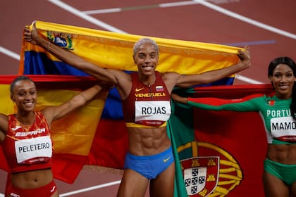 La venezolana Yulimar Rojas gana la medalla dorada en Tokio 2020 e impone nuevo récord olímpico y mundial
