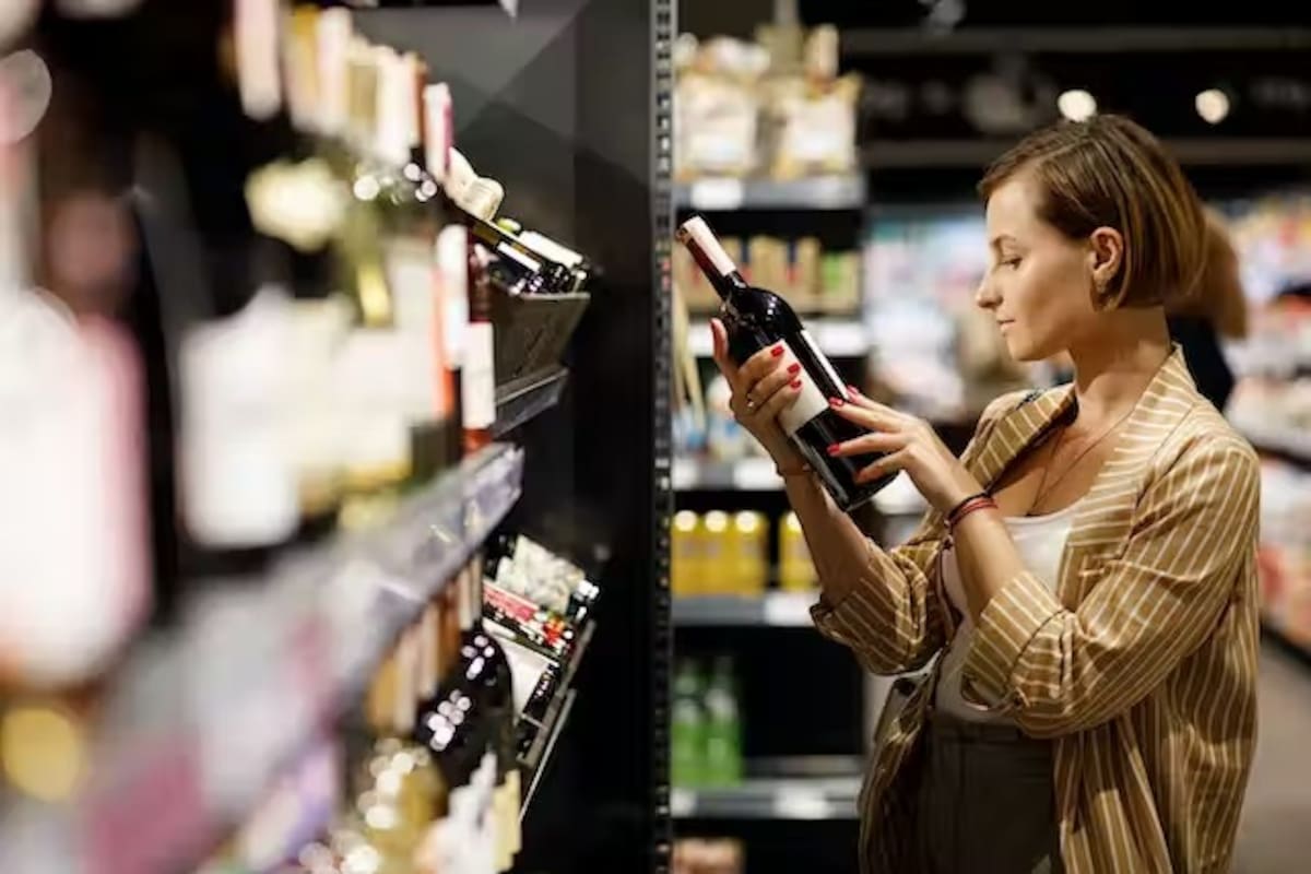 La venta de bebidas alcohólicas es una las actividades que están prohibidas durante la veda electoral en San Luis