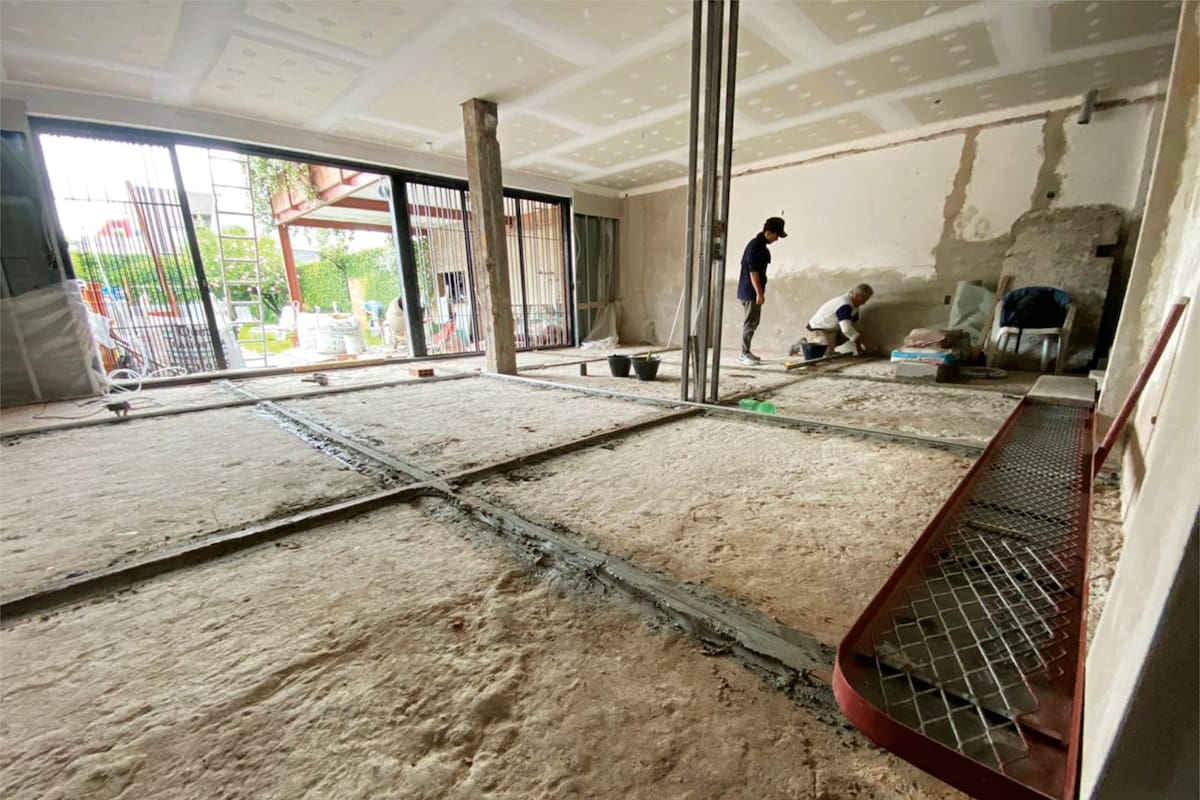 La venta de insumos para la construcción cayó 33% interanual en abril pasado; si vuelve el crédito hipotecario, la actividad puede derramar sobre otros sectores.