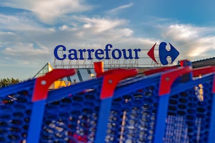 La venta de la cadena de supermercados Carrefour entra en la recta final