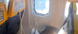 El escalofriante relato de la esposa del pasajero de Ryanair que fue succionado por una ventanilla rota