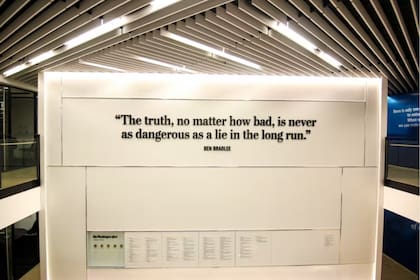 "La verdad, por mala que sea, nunca es tan peligrosa como una mentira a largo plazo", es la frase de Ben Bradlee, director de The Washington Post durante el caso Watergate