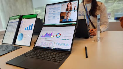 La versión 2024 de la Asus Zenbook Duo, la notebook con dos pantallas, ya se vende en la Argentina