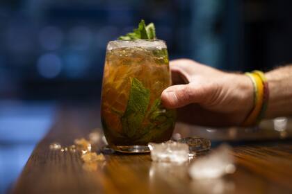 La versión con cerveza del Cynar Julep