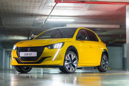 La versión deportiva del hatch del león se puede comprar exclusivamente online