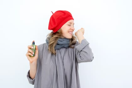 La versión en roll-on de Yara, de Ard Al Zaafaran, combina acordes florales y tropicales en un formato práctico y económico