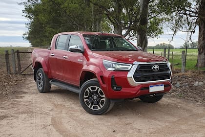 La versión más económica de la Hilux cabina doble arranca en los $48.405.000
