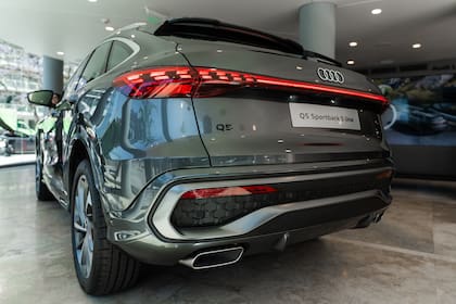 La versión Sportback ofrece una silueta más dinámica gracias a la caída del techo