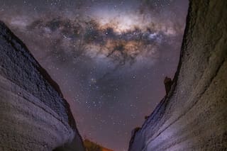 Por primera vez, un fotógrafo argentino capturó la Vía Láctea desde los pasadizos de un volcán en Malargüe