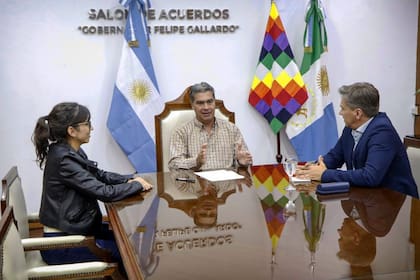 La vicegobernadora Analía Rach Quiroga, Capitanich y Zdero, al reunirse días después de las elecciones del 17 de septiembre