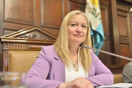 La vicegobernadora de Mendoza, Hebe Casado, ex líder del PRO, ya se siente parte de LLA y quiere ponerse el traje violeta para la conducción partidaria local