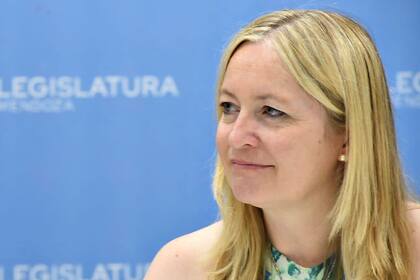 La vicegobernadora de Mendoza rechazó las críticas de la embajada de Francia: “¿Por qué me rectificaría?“.