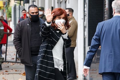 La Vicepresidenta Cristina Fernandez de Kirchner entra al juzgado federal n 2 de Lomas de Zamora a tomar conocimiento de las pruebas en la causa de las escuchas ilegales