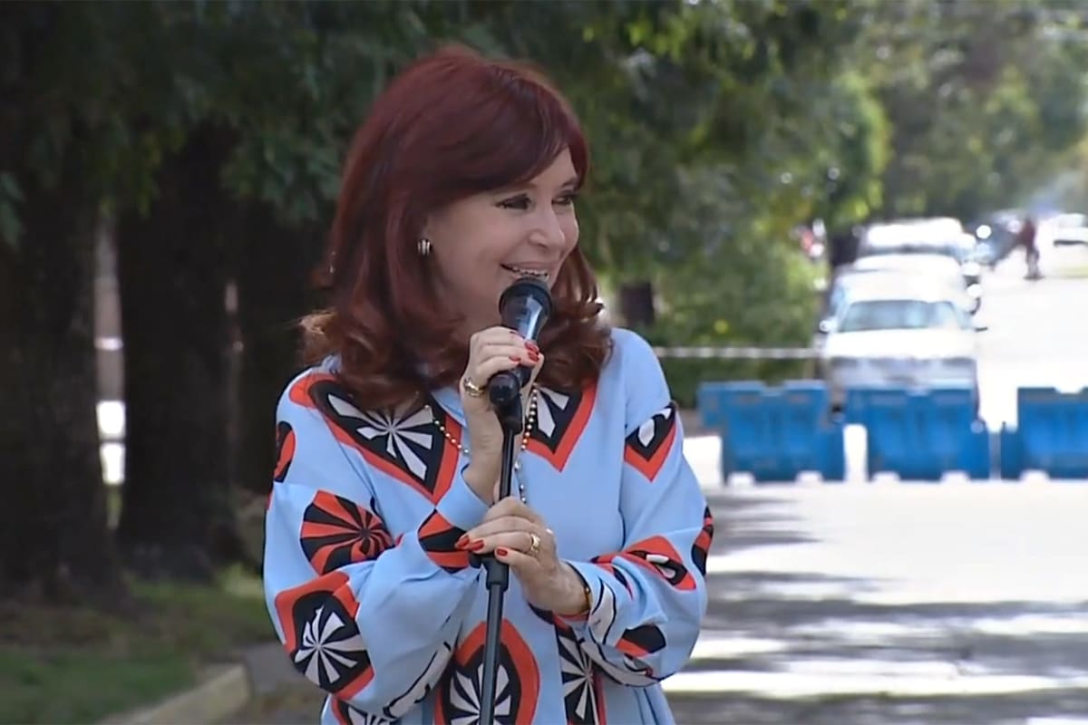 La vicepresidenta Cristina Kirchner durante el acto en Las Flores