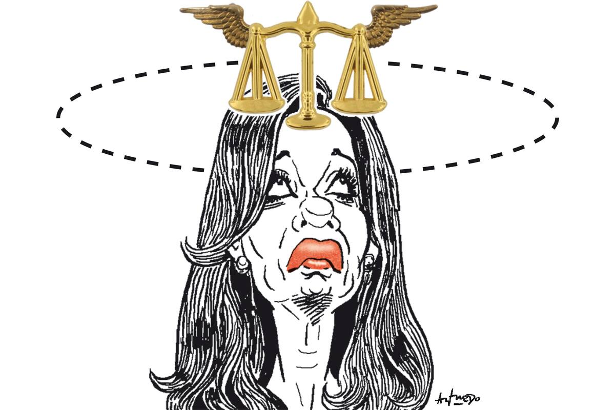 La vicepresidenta Cristina Kirchner eligió descargar todos sus recursos para liberarse de las causas judiciales