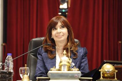 La vicepresidenta Cristina Kirchner regresará mañana a Buenos Aires, desde El Calafate, para presidir la sesión del Senado.