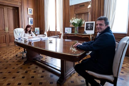 La vicepresidenta Cristina Kirchner y el ministro de Economía, Sergio Massa