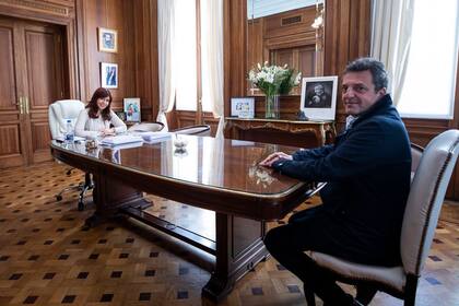La vicepresidenta Cristina Kirchner y el ministro de Economía, Sergio Massa