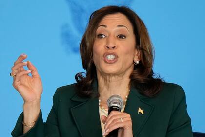 La vicepresidenta de EEUU Kamala Harris habla durante un evento en Discovery World el jueves 16 de mayo de 2024 en Milwaukee. (AP Foto/Morry Gash)