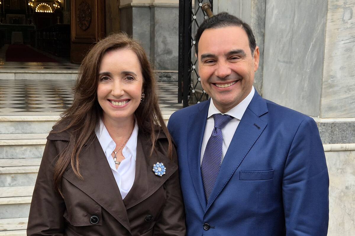 La vicepresidenta de la Nación, Victoria Villarruel, con el gobernador Gustavo Valdés, en Corrientes